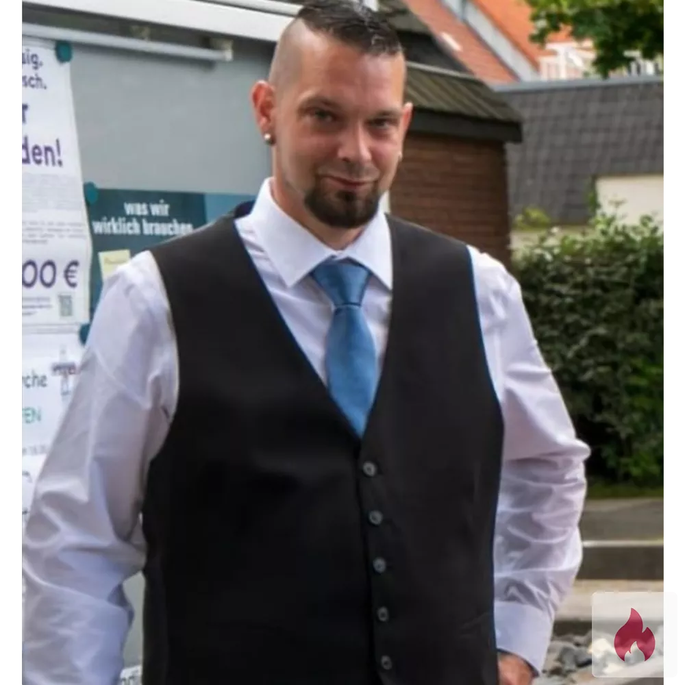 Leck-Sklave sucht Herrin - Nordrhein-Westfalen / Rhein-Sieg-Kreis - Kontaktanzeige