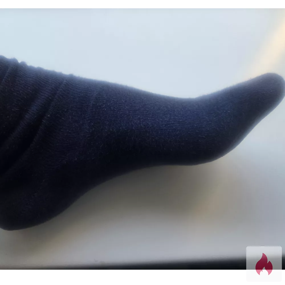 Infinity-Socke 8 getragen auf formschönem Fuss - Berlin / Pankow - Kontaktanzeige