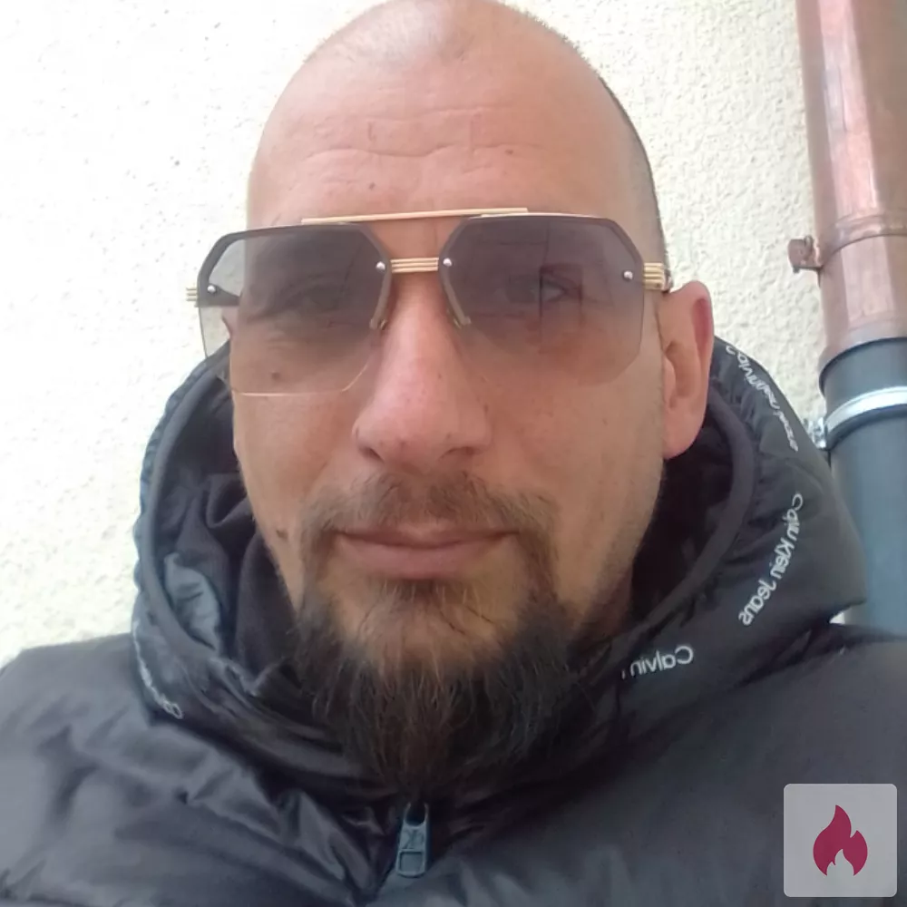 Suche Frau für leidenschaftlichen Sex  - Baden-Württemberg / Landkreis Reutlingen - Kontaktanzeige