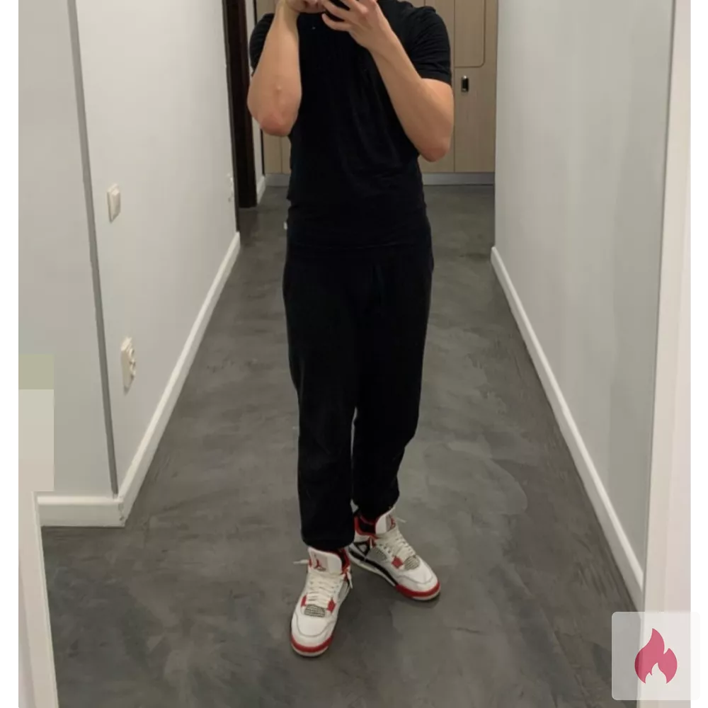 M19 sucht Milf aus Karlsruhe  - Baden-Württemberg / Landkreis Karlsruhe - Kontaktanzeige