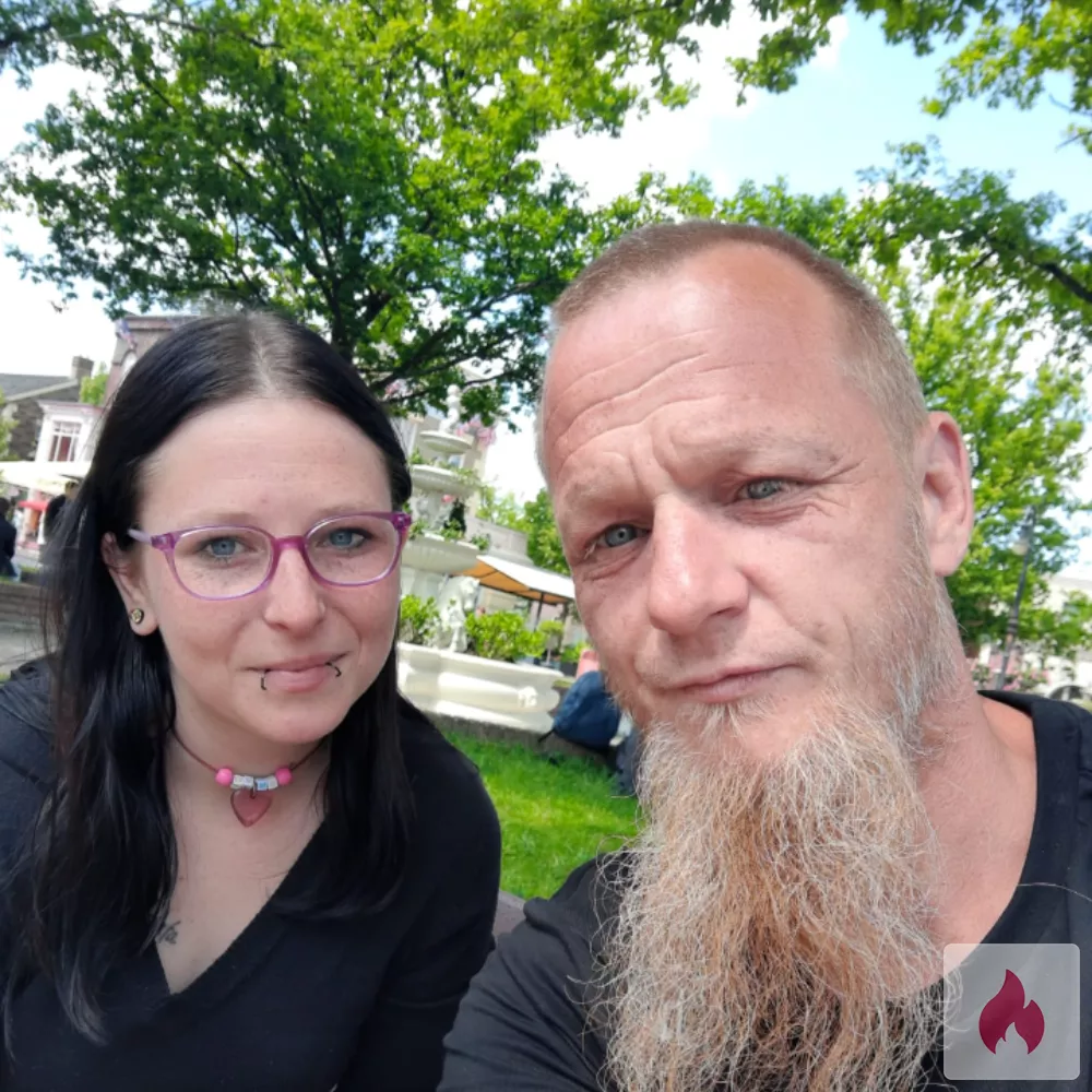 Paar sucht Männer ab 70 Jahren - Nordrhein-Westfalen / Bottrop - Kontaktanzeige