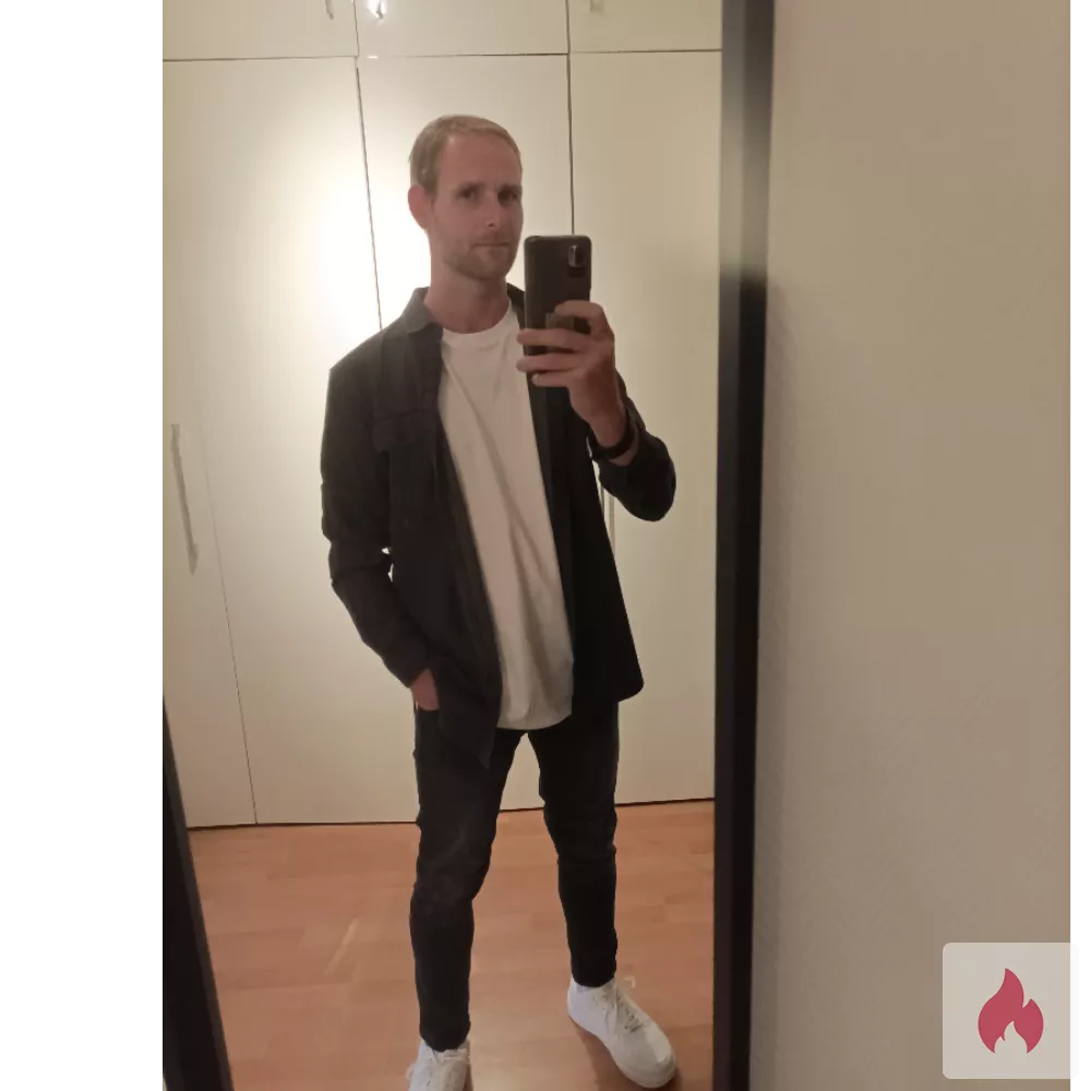 Suche eine nette Frau für ein paar schöne Stunden ???? - Nordrhein-Westfalen / Düsseldorf - Kontaktanzeige