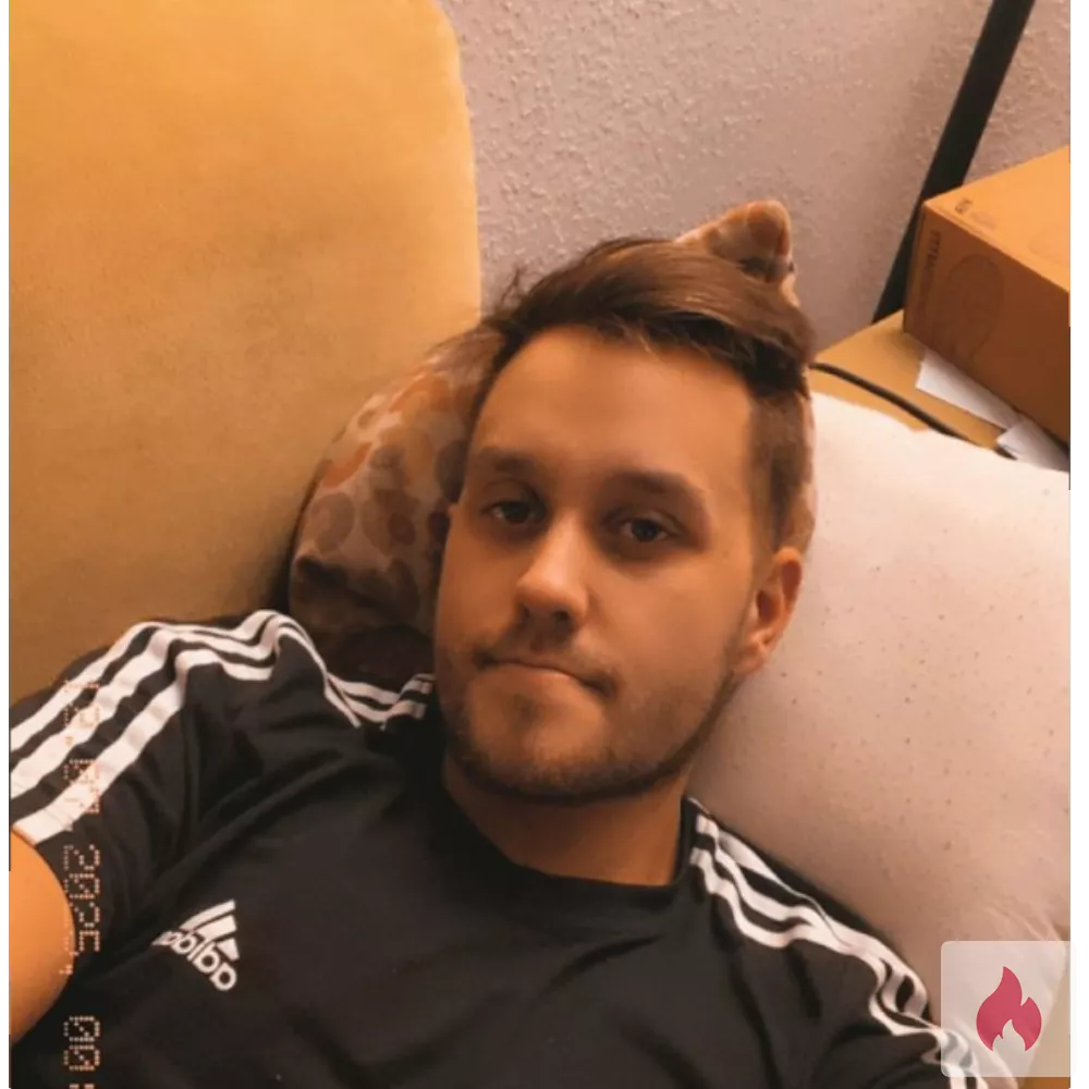 M28 mit 18cm sucht Spaß mit frauen  - Nordrhein-Westfalen / Kreis Warendorf - Kontaktanzeige