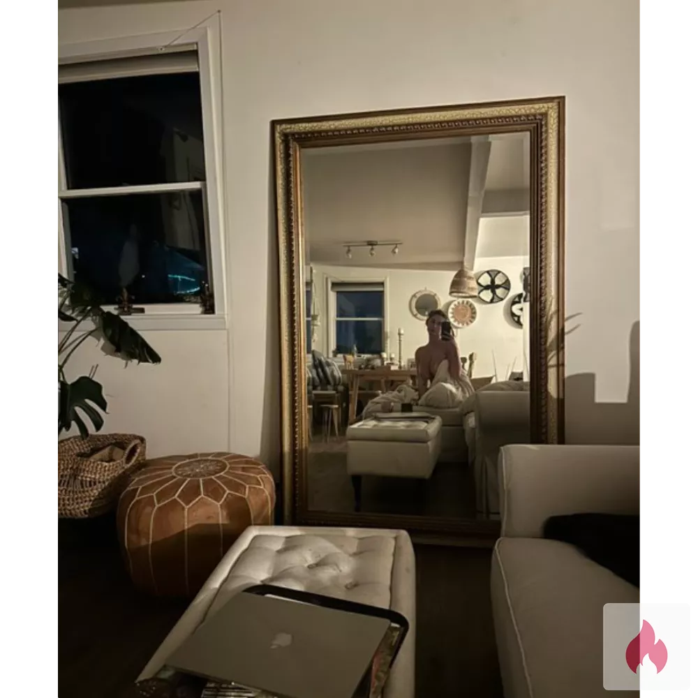 Single-Frau sucht Partner für gemeinsames Vergnügen  - Nordrhein-Westfalen / Köln - Kontaktanzeige