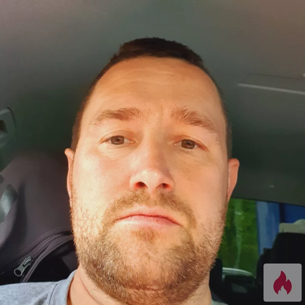 Suche eine geile schlanke 3loch  - Baden-Württemberg / Landkreis Breisgau-Hochschwarzwald - Kontaktanzeige