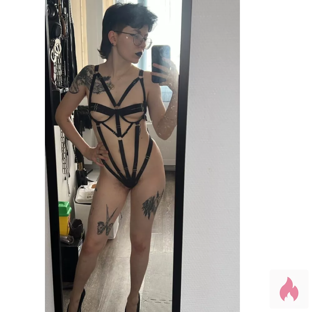 Cherche un esclave dévouer  - Hamburg / Hamburg-Mitte - Kontaktanzeige