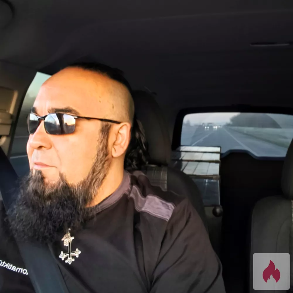 Daddy Sucht. Polyamore Beziehung  - Bayern / Landkreis Neu-Ulm - Kontaktanzeige