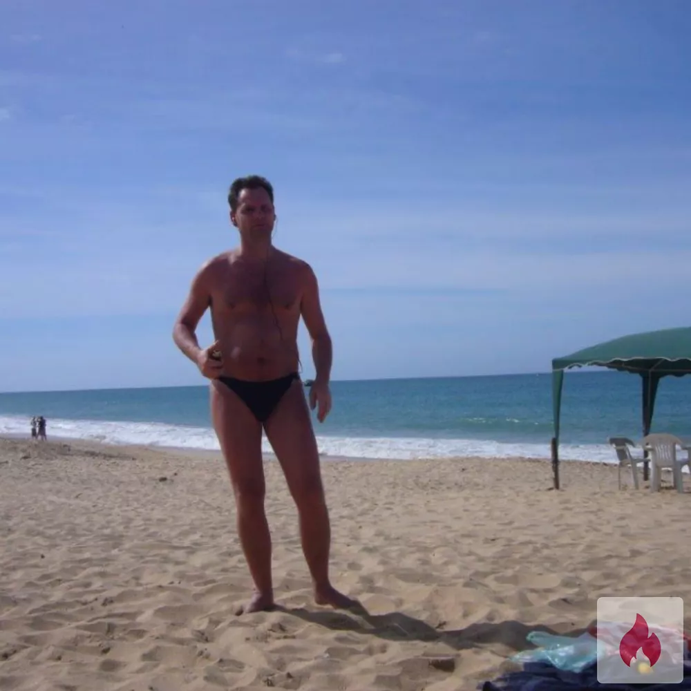 Ich liebe es, eine attraktive Frau zu verwöhnen - Baden-Württemberg / Aichwald - Kontaktanzeige