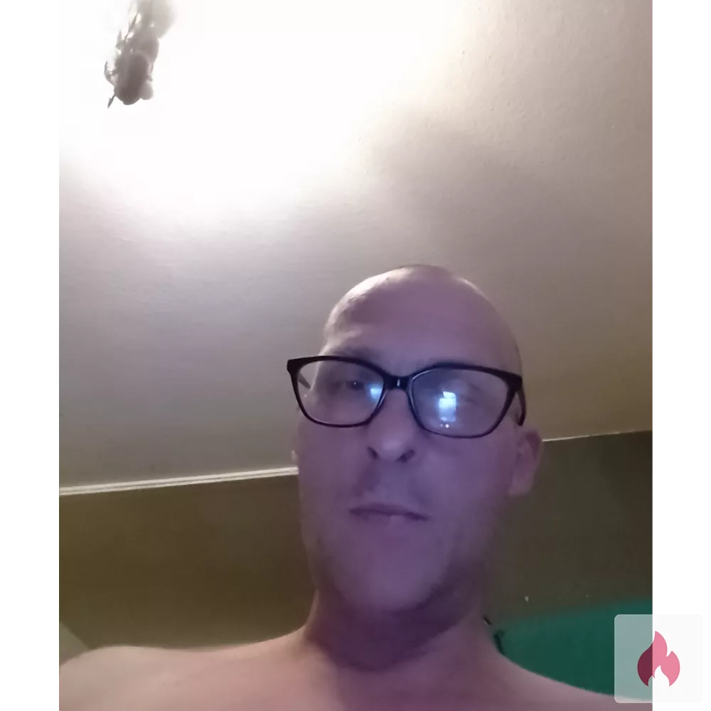 Nackt deinen Haushalt putzen  - Nordrhein-Westfalen / Bielefeld - Kontaktanzeige