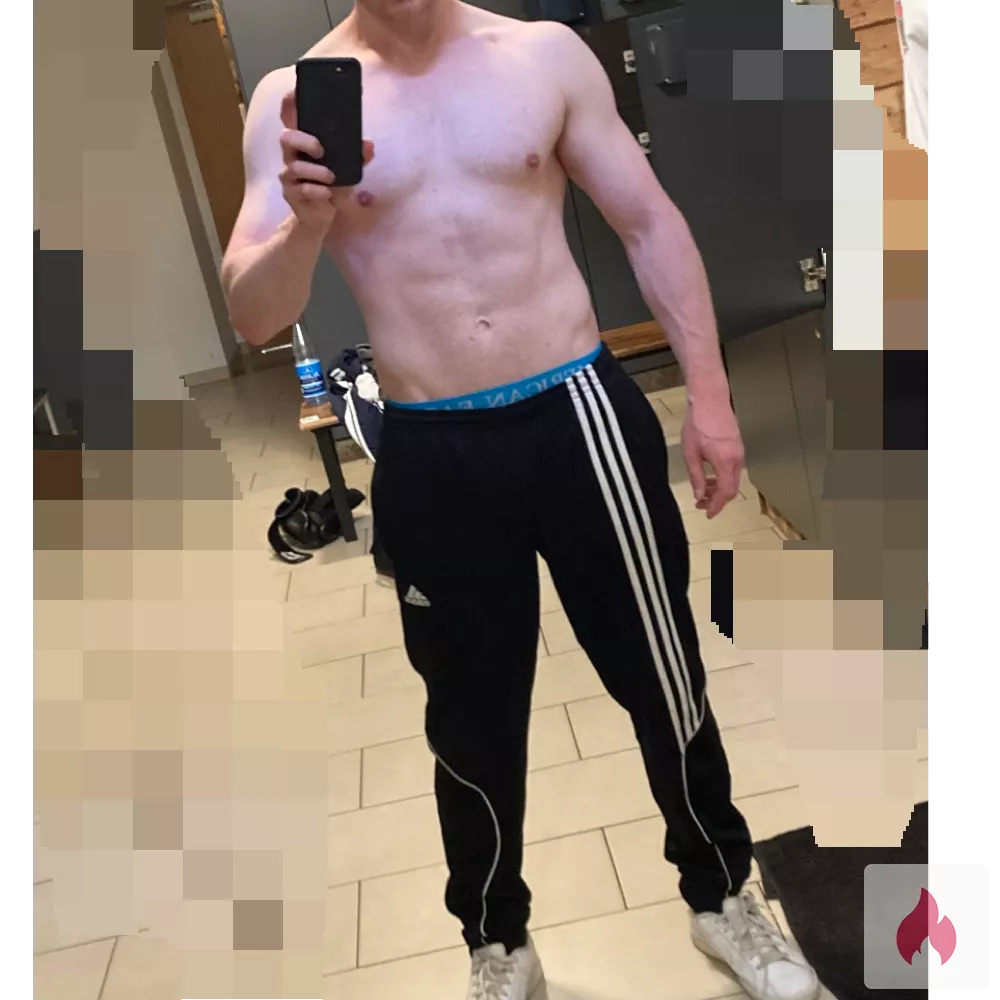 Biete geiles Schwanzwixxxen vor der Cam - Hessen / Frankfurt am Main - Kontaktanzeige