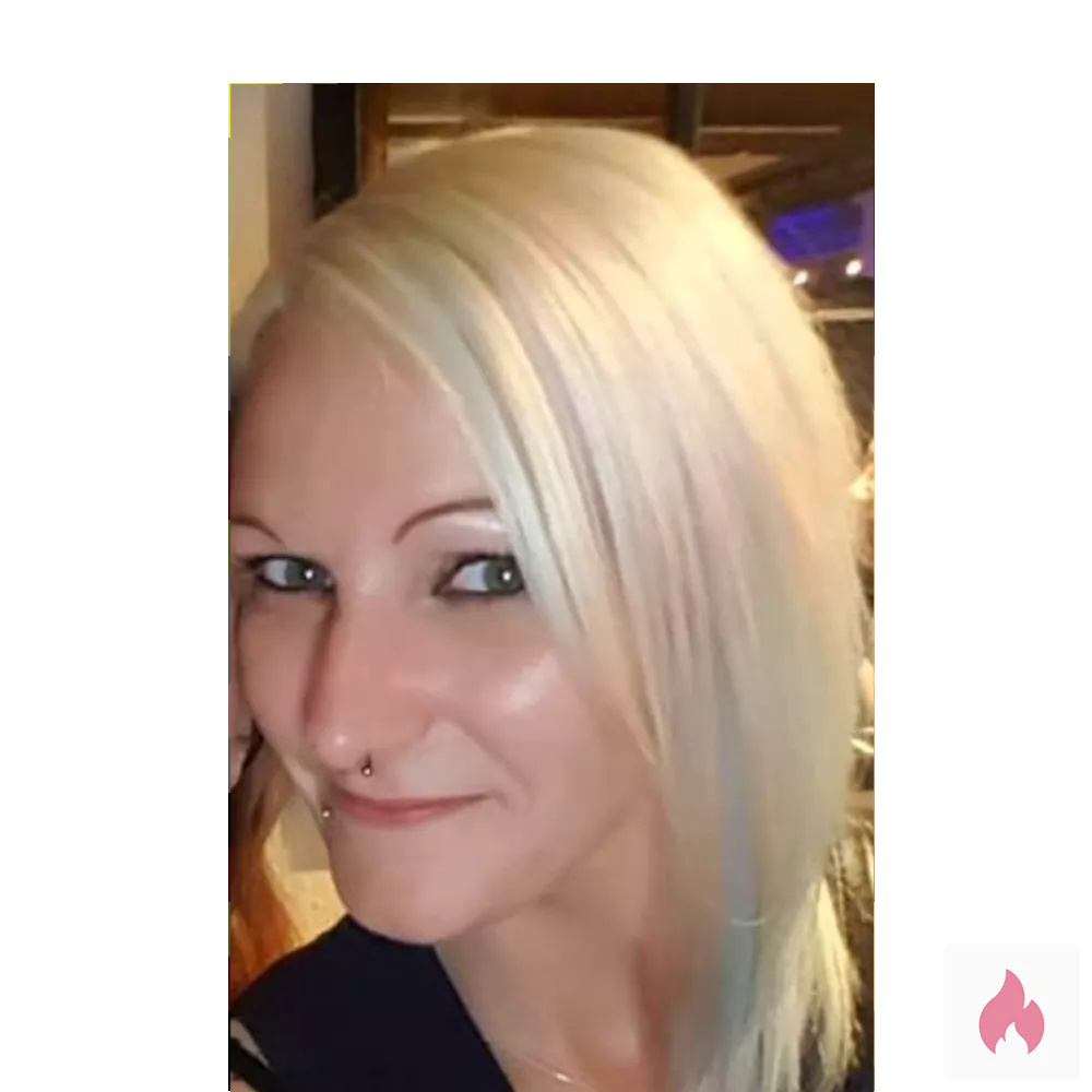 devote Spermasklavin werden - Schleswig-Holstein / Schleswig-Flensburg - Kontaktanzeige