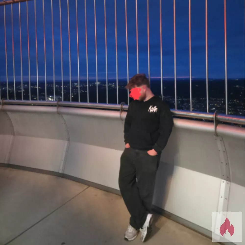 M19 aus Hamburg sucht Sie! - Hamburg / Hamburg-Mitte - Kontaktanzeige