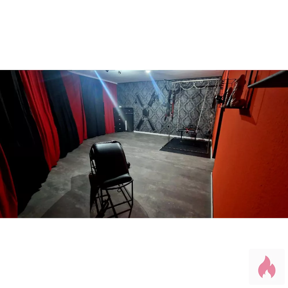 Stundenzimmer/Mietstudio  - Nordrhein-Westfalen / Duisburg - Kontaktanzeige