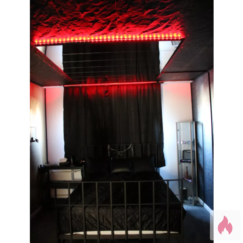 Stundenzimmer/Mietstudio  - Nordrhein-Westfalen / Duisburg - Kontaktanzeige