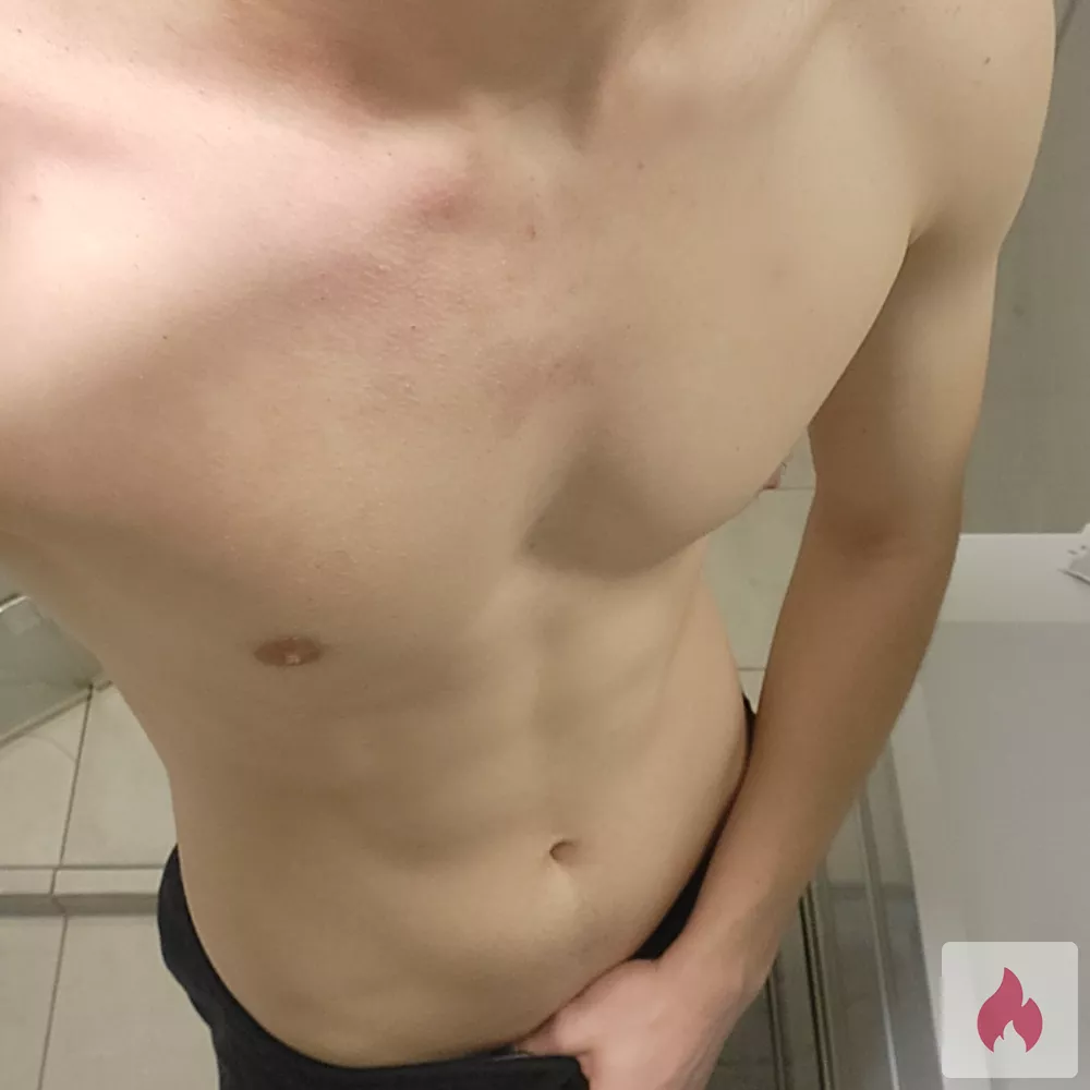 M(19) sucht eine Frau - Nordrhein-Westfalen / Rhein-Kreis Neuss - Kontaktanzeige