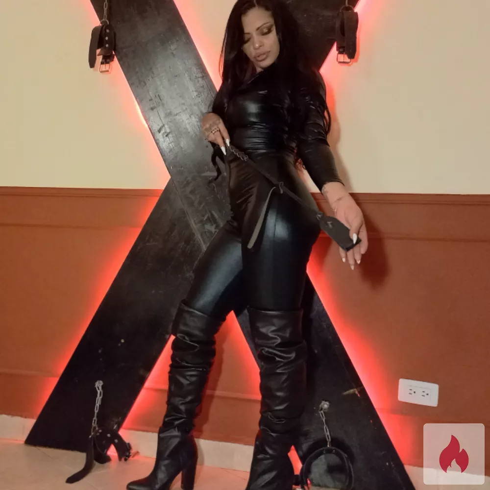 Heisse Domina will Spass - Berlin / Neukölln - Kontaktanzeige