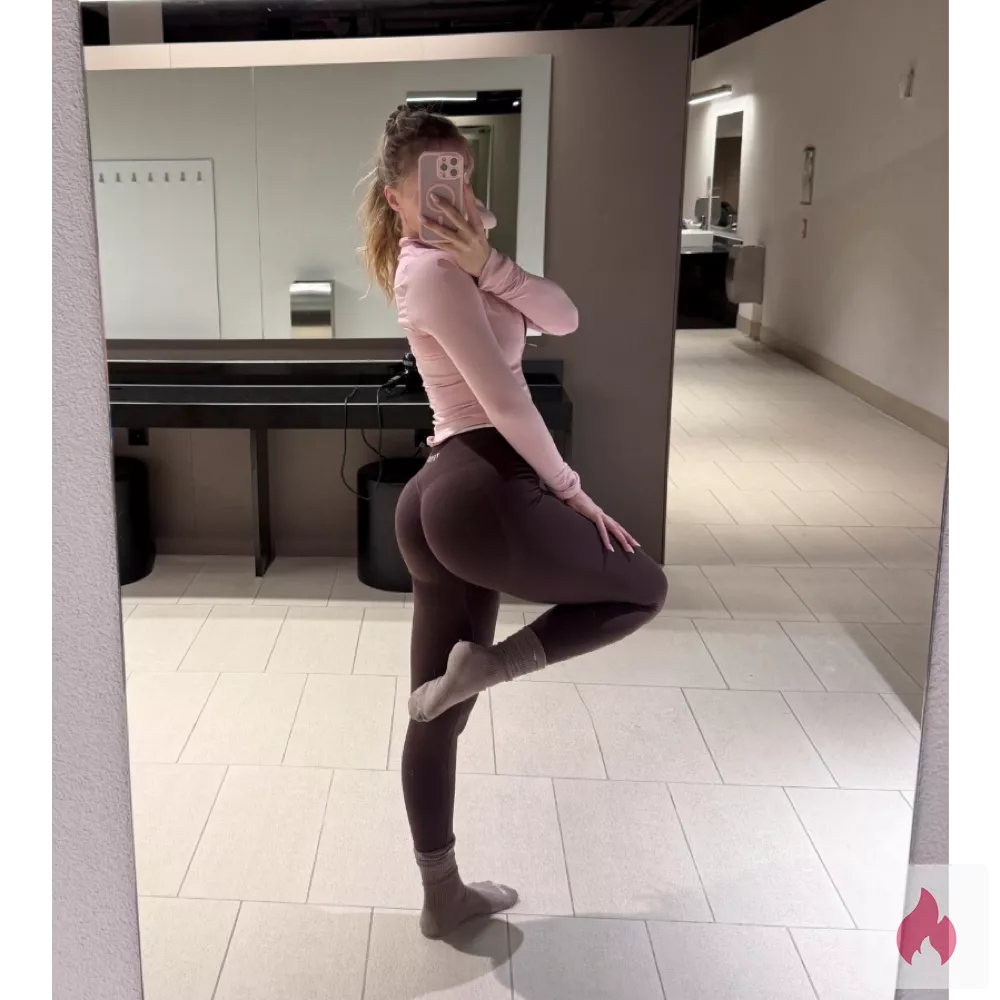 Ich bin eine sehr geldgierige Domina  - Hamburg / Hamburg-Mitte - Kontaktanzeige