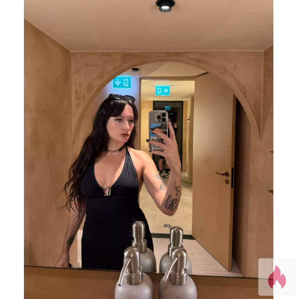 Herrin sucht Sklaven – Nur echte Unterwerfung - Berlin / Mitte - Kontaktanzeige