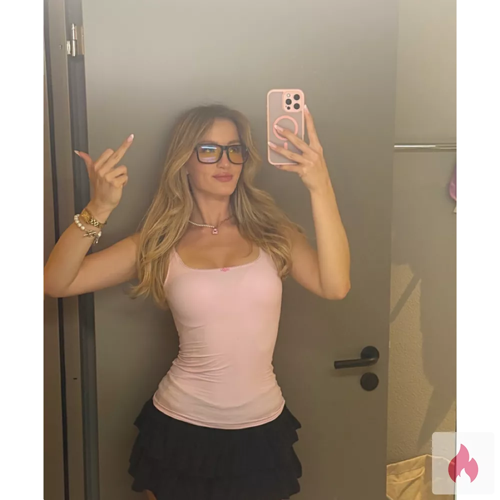 Ich bin eine sehr geldgierige Domina  - Hamburg / Hamburg-Mitte - Kontaktanzeige