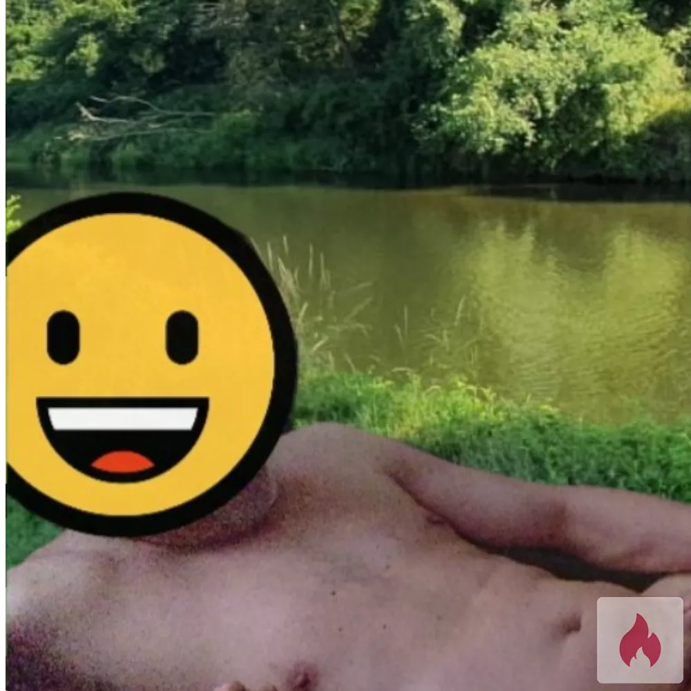 Treffe Frau(en) mit MiniTitten, flach und enger Pussy  - Sachsen / Landkreis Leipzig - Kontaktanzeige