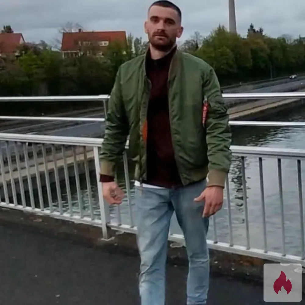 Oberschenkelfetisch - Bayern / Nürnberg - Kontaktanzeige