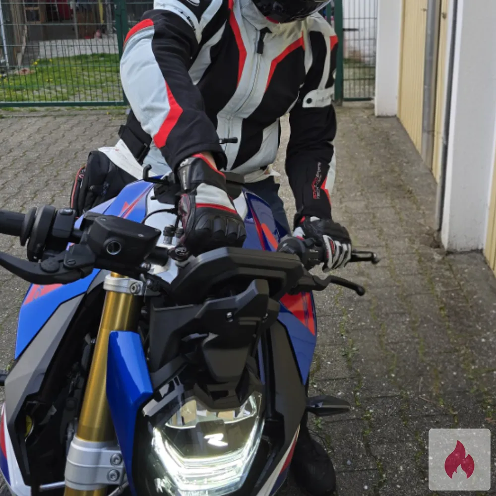 Von Motorrad Fahrer gefickt werden? - Nordrhein-Westfalen / Kreis Mettmann - Kontaktanzeige