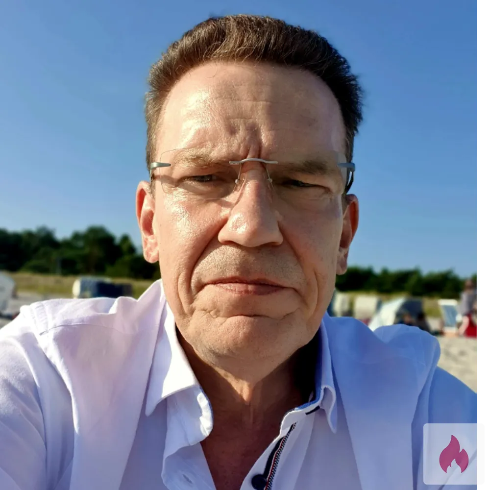 Älterer Mann sucht sehr junge Frau (ab 18) - Berlin / Mitte - Kontaktanzeige