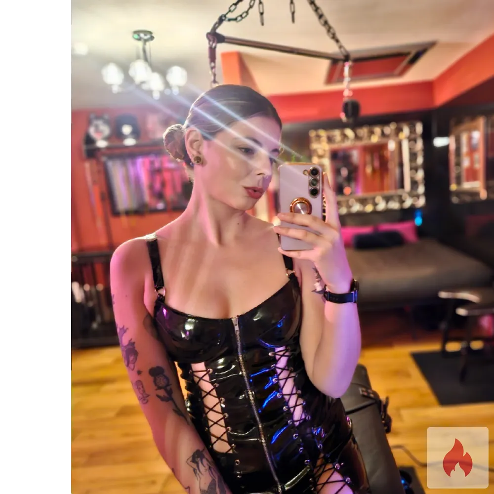 Domina sucht Sklaven für eine D/s-Beziehung - Berlin / Mitte - Kontaktanzeige