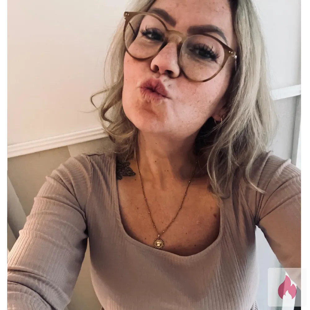 Onlinebeziehung mit Milf - Hamburg / Harburg - Kontaktanzeige