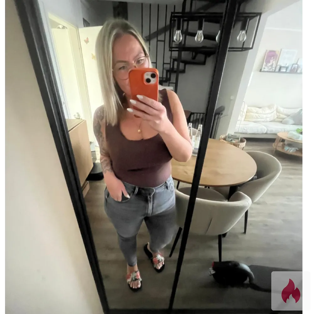 Onlinebeziehung mit Milf - Hamburg / Harburg - Kontaktanzeige