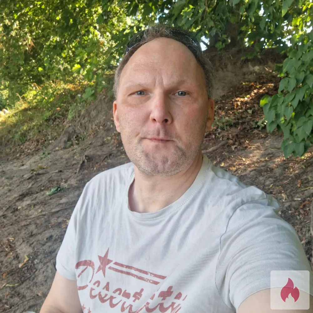 suche younge Spielpartnerin18,,knisterne Begegnung,/F+ - Berlin / Marzahn-Hellersdorf - Kontaktanzeige