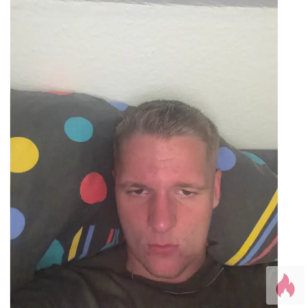 Suche eine dame für einen dreier  - Hamburg / Fünfhausen - Kontaktanzeige