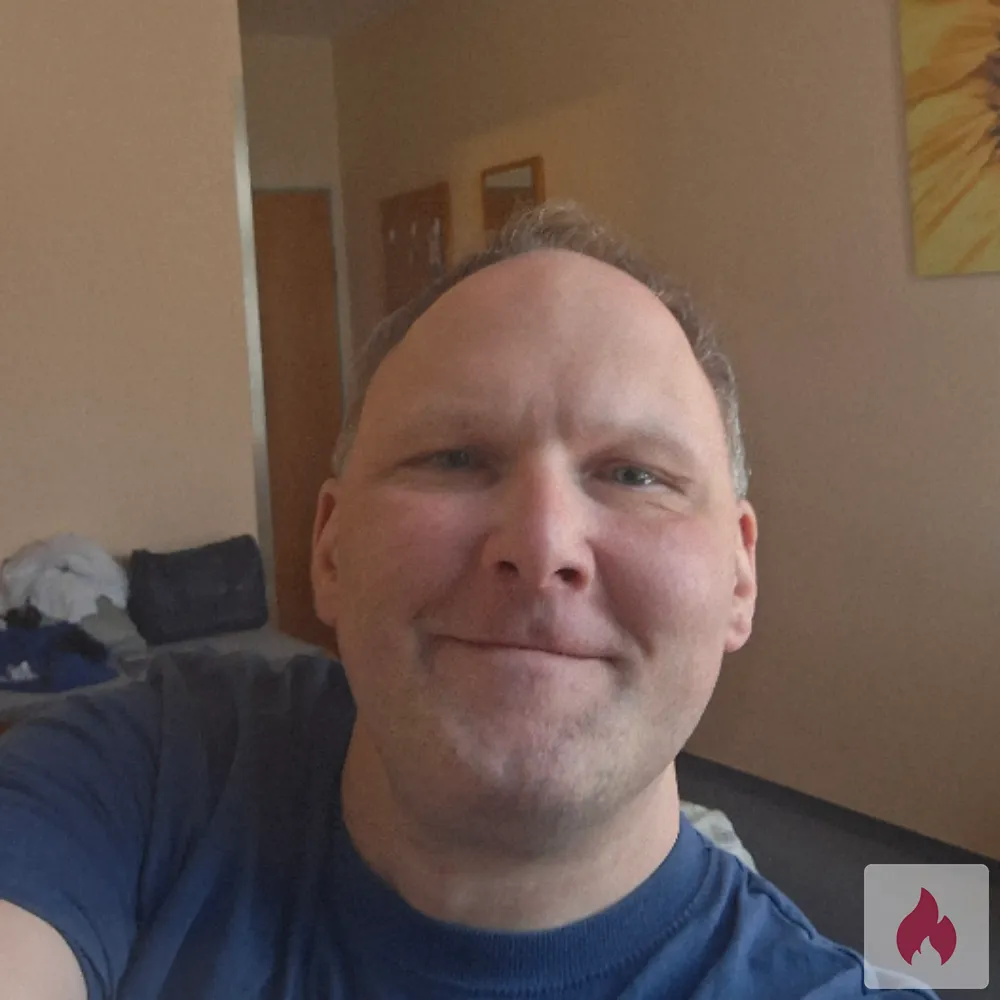 Reifer Daddy50 sucht junge Komplizin 18 +/ Sextreffen - Berlin / Marzahn-Hellersdorf - Kontaktanzeige