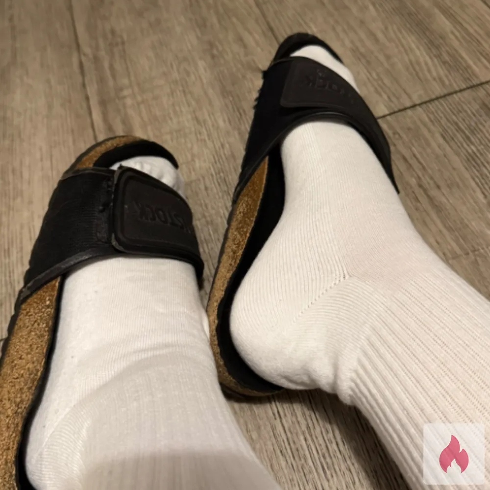 Stark getragene Schuhe, Socken und Höschen - Nordrhein-Westfalen / Düsseldorf - Kontaktanzeige