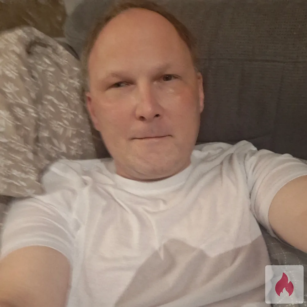 Spontanes knackiges Daddy50-Date gesucht? younge Frau18 - Berlin / Lichtenberg - Kontaktanzeige