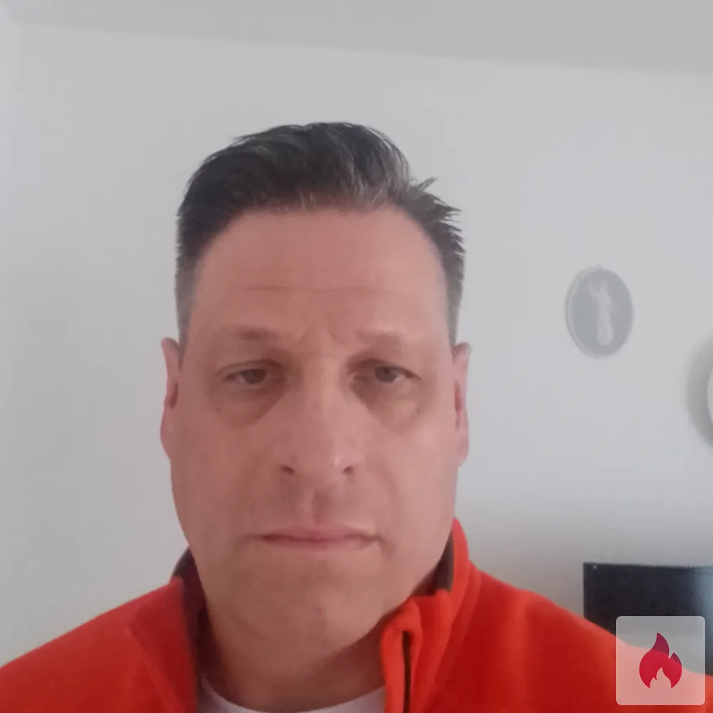 Suche Frau mit XXL Busen - Hessen / Frankfurt am Main - Kontaktanzeige