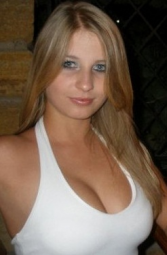 vollbusige Blondine sucht heissbluetigen Mann