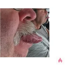 Mit dieser Anzeige biete ich hier meine Zunge feil!!!