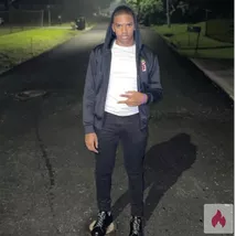 M 19 Jahre suche ältere Dame Nur Frauen !!