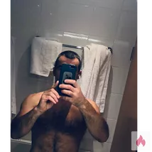 ich lecke gerne. Wer setzt sich auf dein Gesicht?