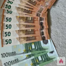 1000,- für 3 std/ Suche schlanke Frau 18-32j. Blasen  