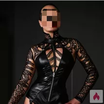 Du suchst eine Herrin. Ich suche Unterhaltung.
