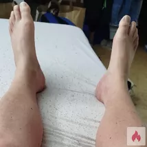 Suche Nylonfüße zum Verwöhnen 