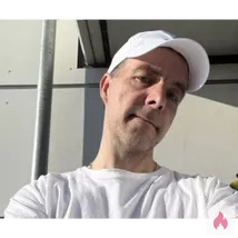 Geiler Nimmersatter Kerl sucht geile Sie zum benutzen 