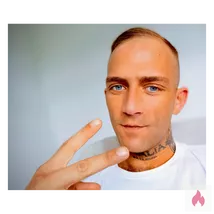Suche treffen MIT NICHT GELDGEILEN gepflegten Frauen