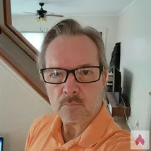 Älterer Mann bietet 2000€