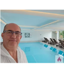 Reifer Mann sucht junge Frau. 