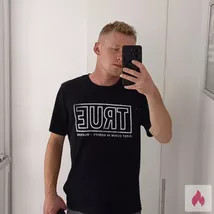 Ich biete an dich zu lecken nur *Frauen*??????