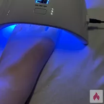 W22 bietet getragene Socken für Fußliebhaber