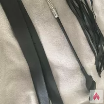 Suche 18-25 jährige Frau zur sexuellen Vorführung 